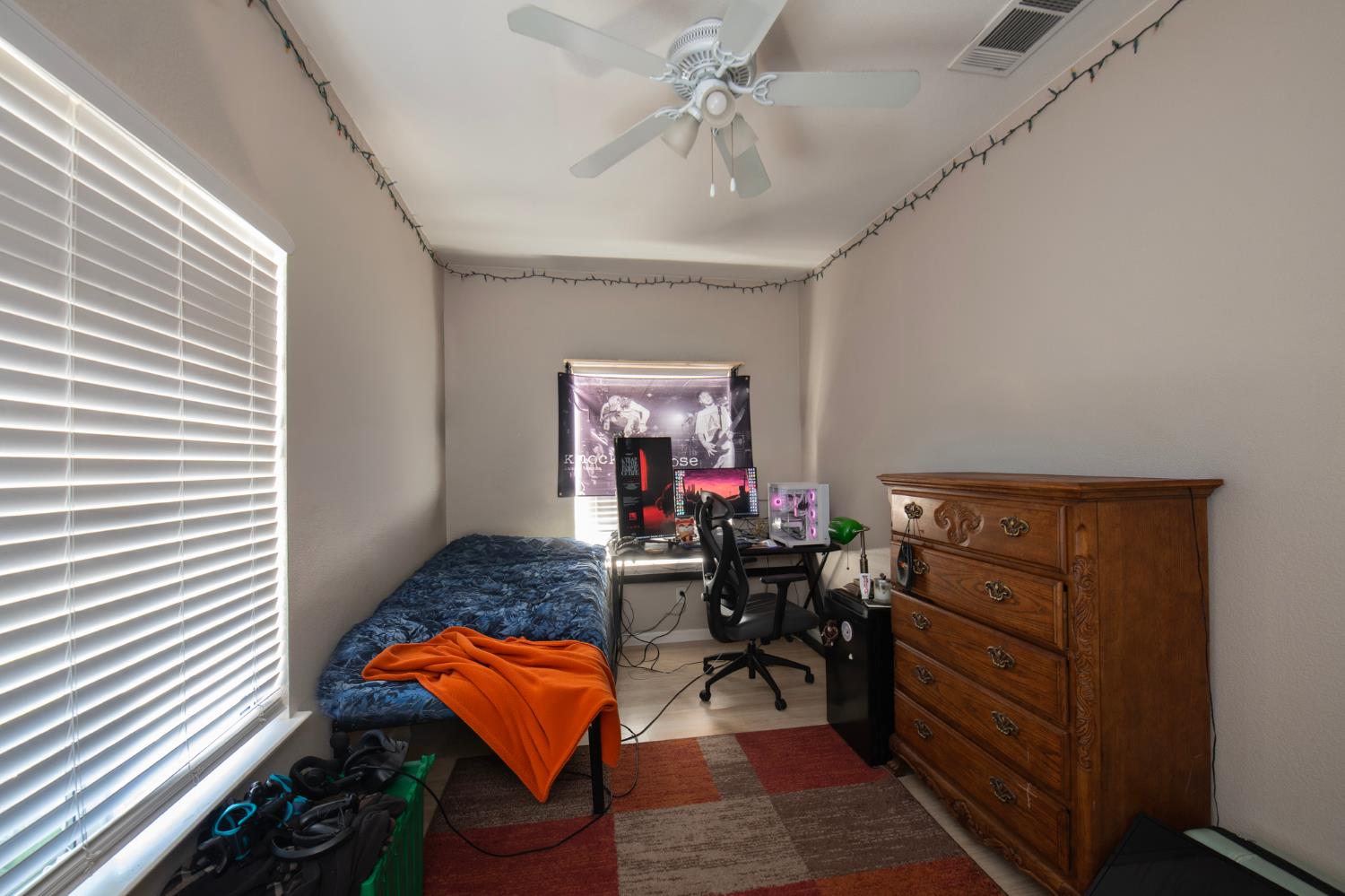 10187 N Price Ave, Fresno, CA 93730
