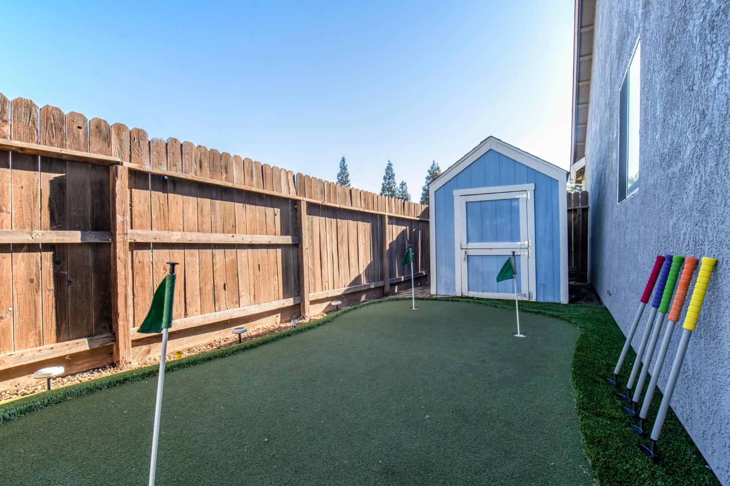 10187 N Price Ave, Fresno, CA 93730