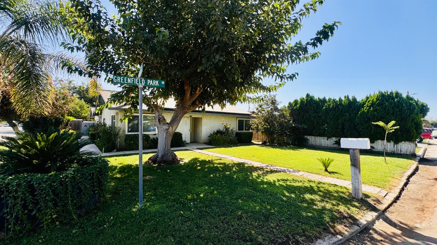 8700 Greenfield Park, Bakersfield, CA 93307