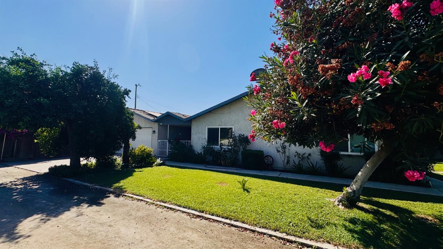 8700 Greenfield Park, Bakersfield, CA 93307