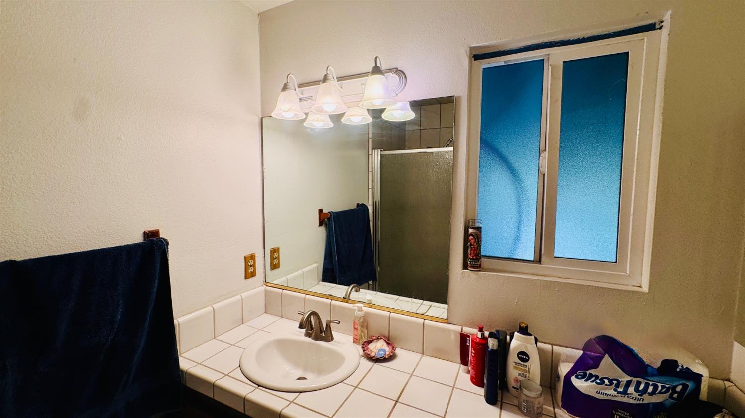 8700 Greenfield Park, Bakersfield, CA 93307