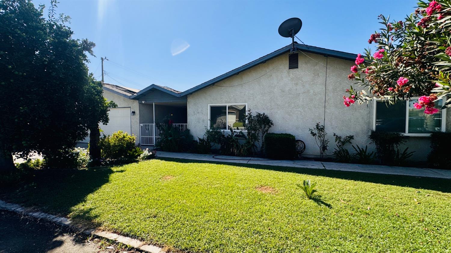 8700 Greenfield Park, Bakersfield, CA 93307