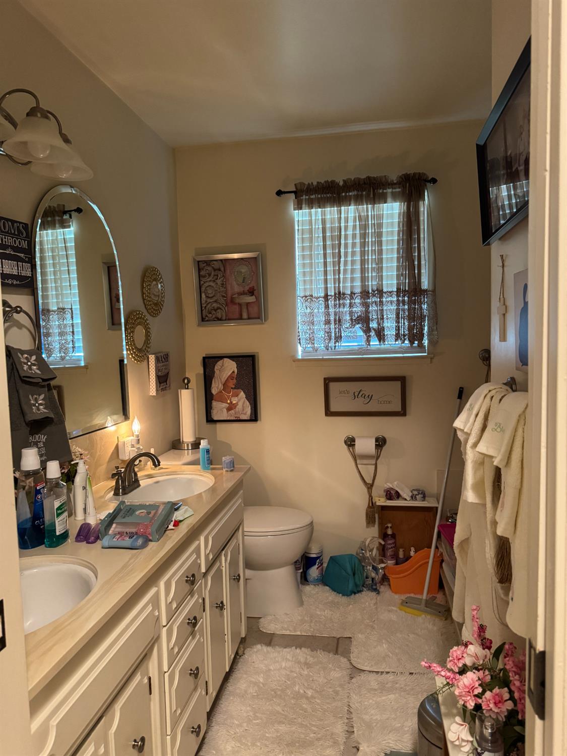 1094 S Sunnyside Ave, Fresno, CA 93727