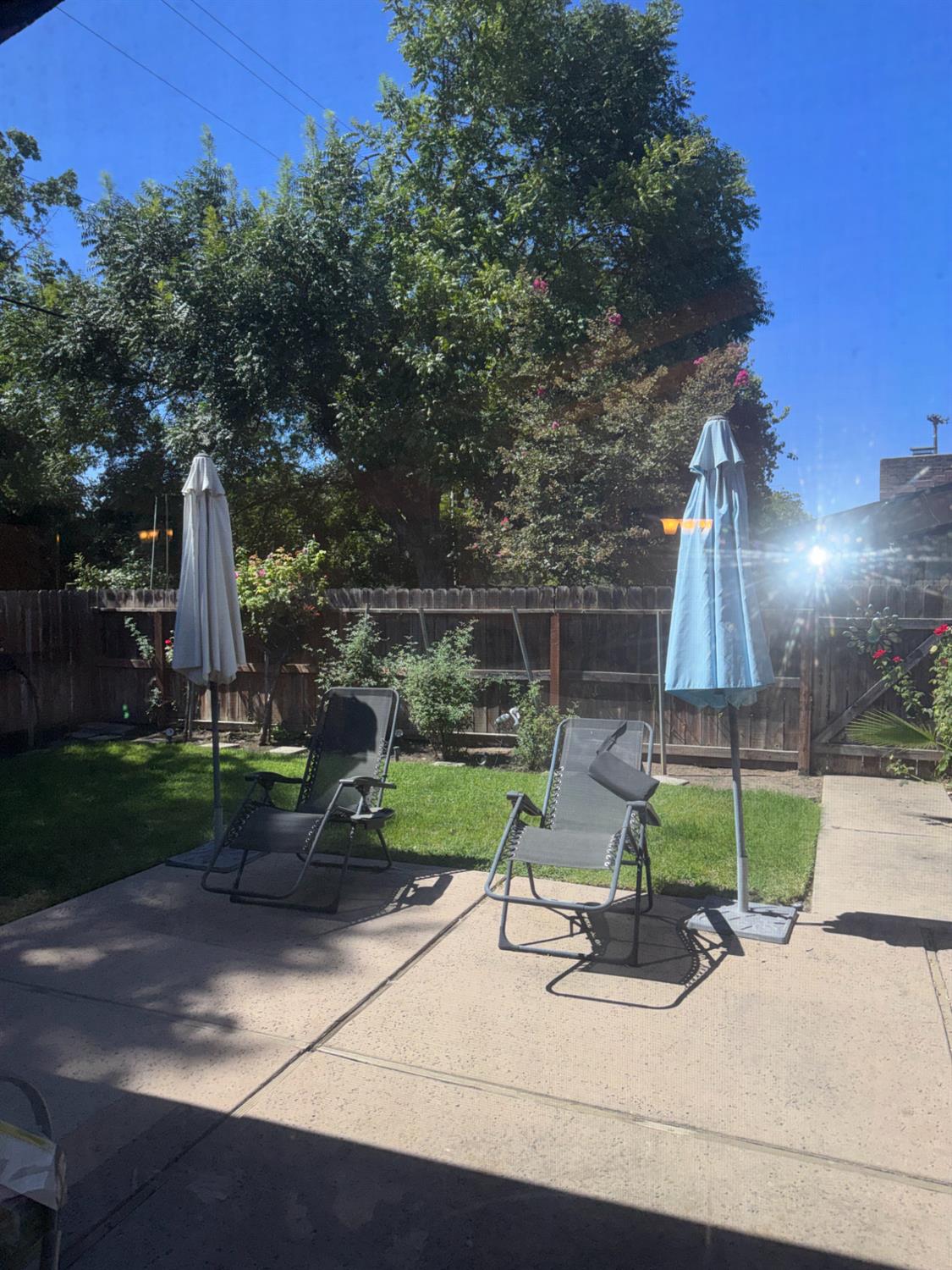 1094 S Sunnyside Ave, Fresno, CA 93727