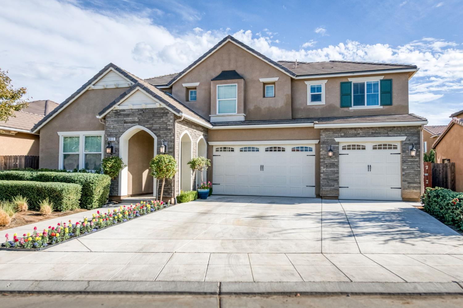 3912 Sussex Ave, Clovis, CA 93619