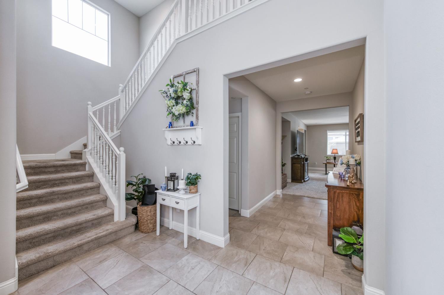 3912 Sussex Ave, Clovis, CA 93619