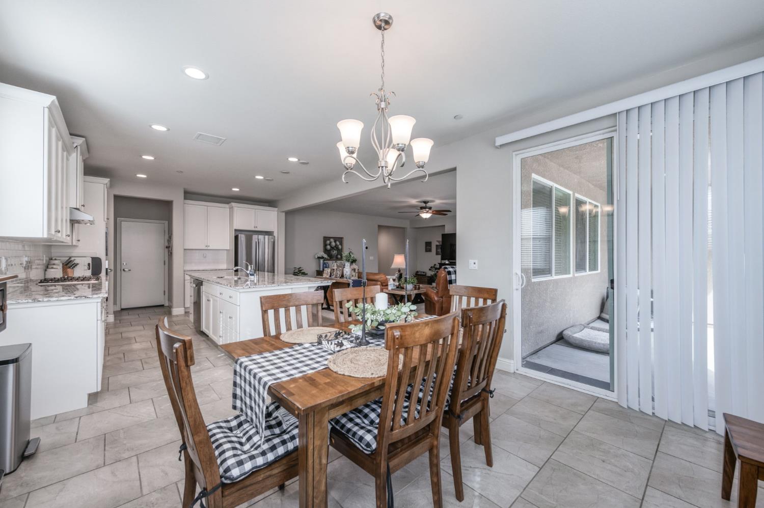 3912 Sussex Ave, Clovis, CA 93619