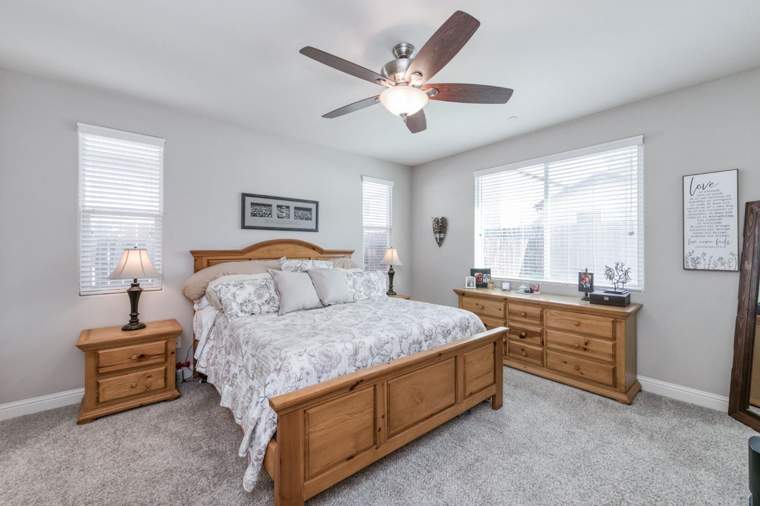 3912 Sussex Ave, Clovis, CA 93619