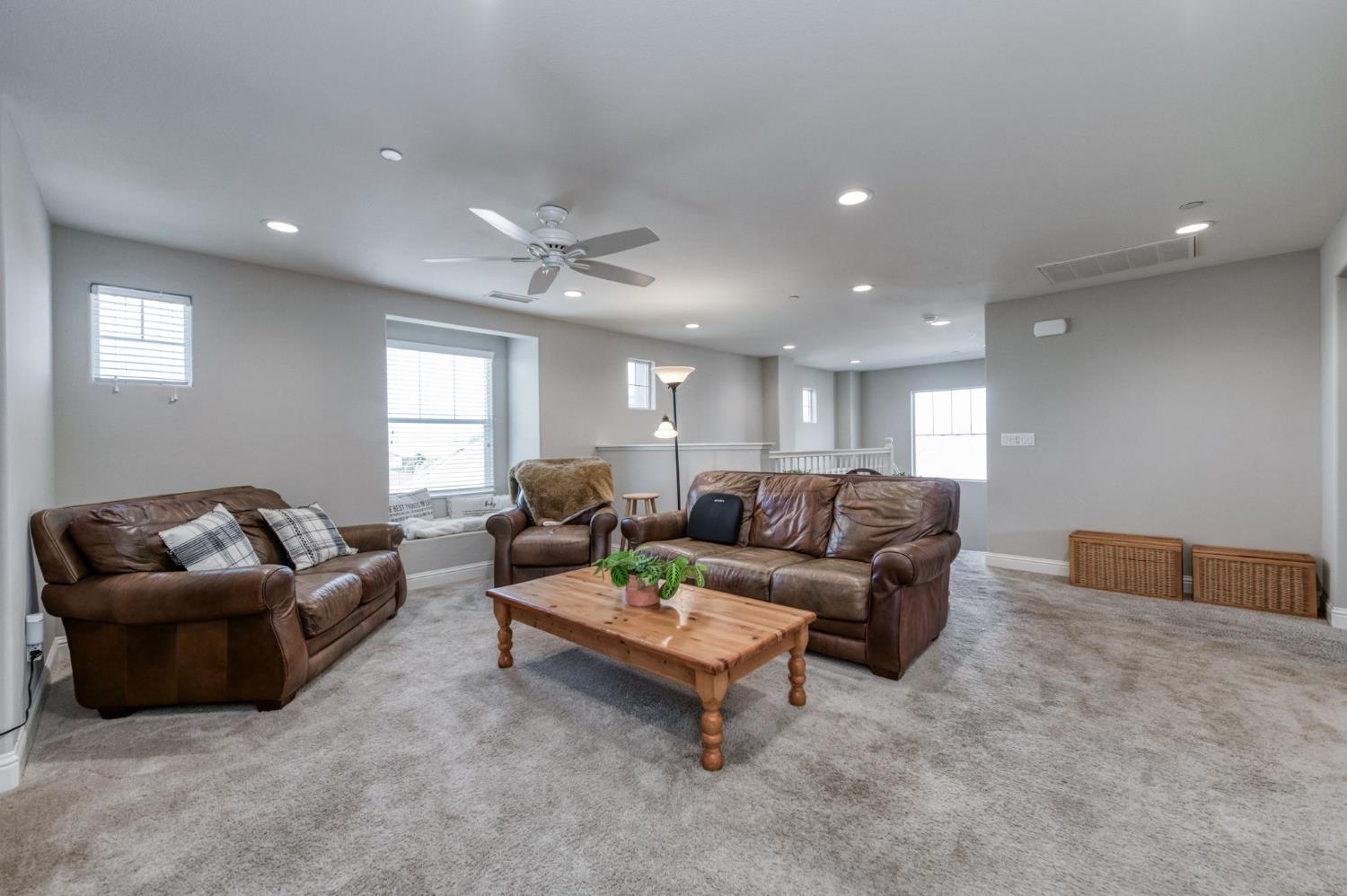 3912 Sussex Ave, Clovis, CA 93619