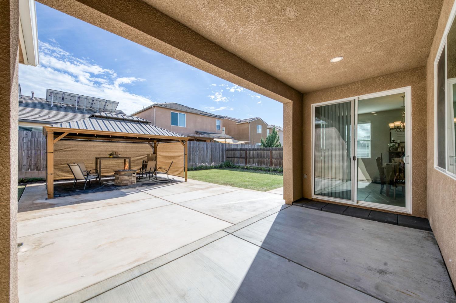 3912 Sussex Ave, Clovis, CA 93619