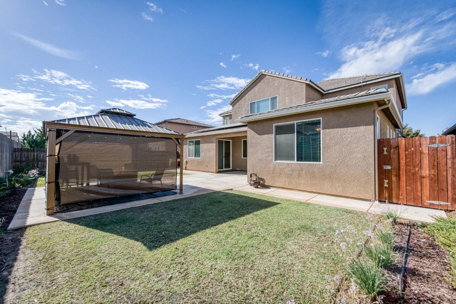 3912 Sussex Ave, Clovis, CA 93619