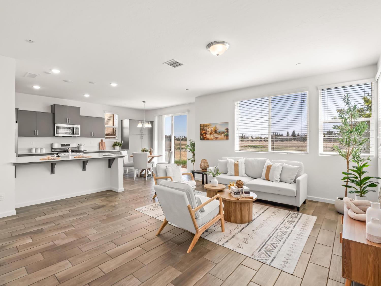 1950 Kelly Ln, Clovis, CA 93611