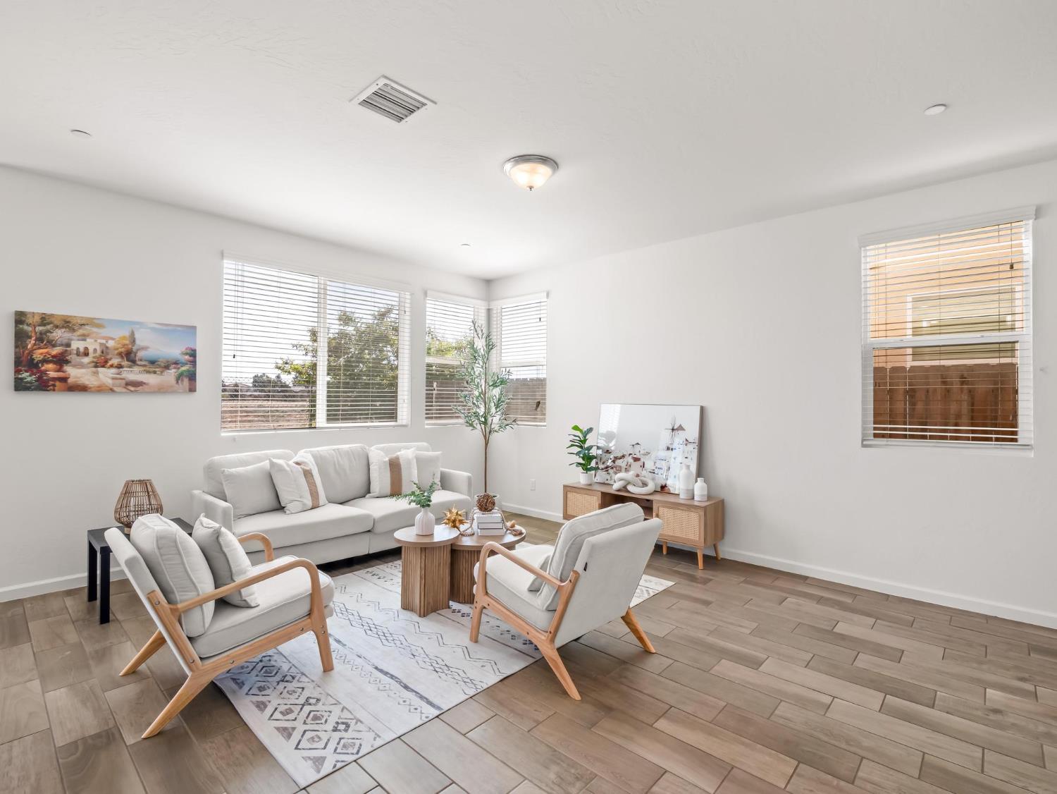 1950 Kelly Ln, Clovis, CA 93611
