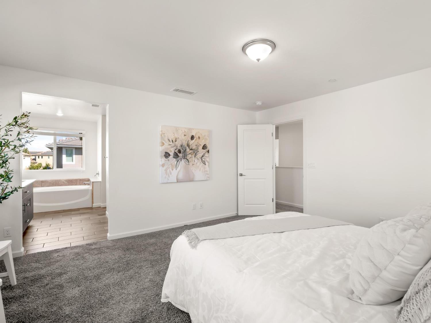 1950 Kelly Ln, Clovis, CA 93611