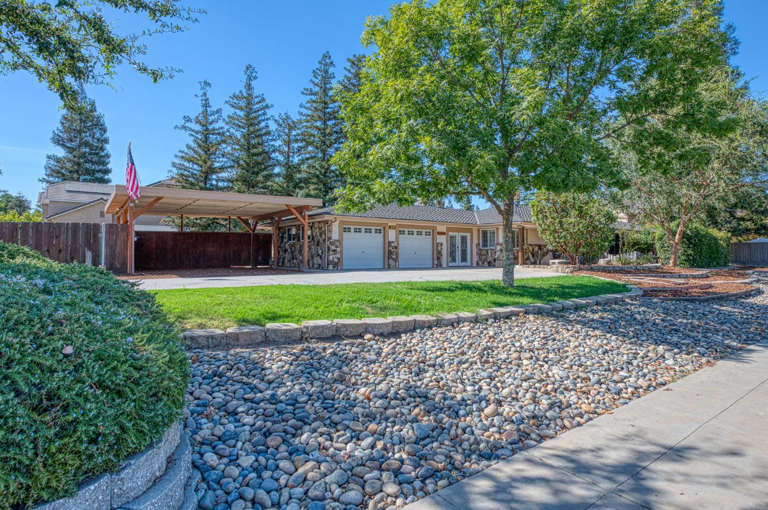 1391 Birch Ave, Clovis, CA 93611