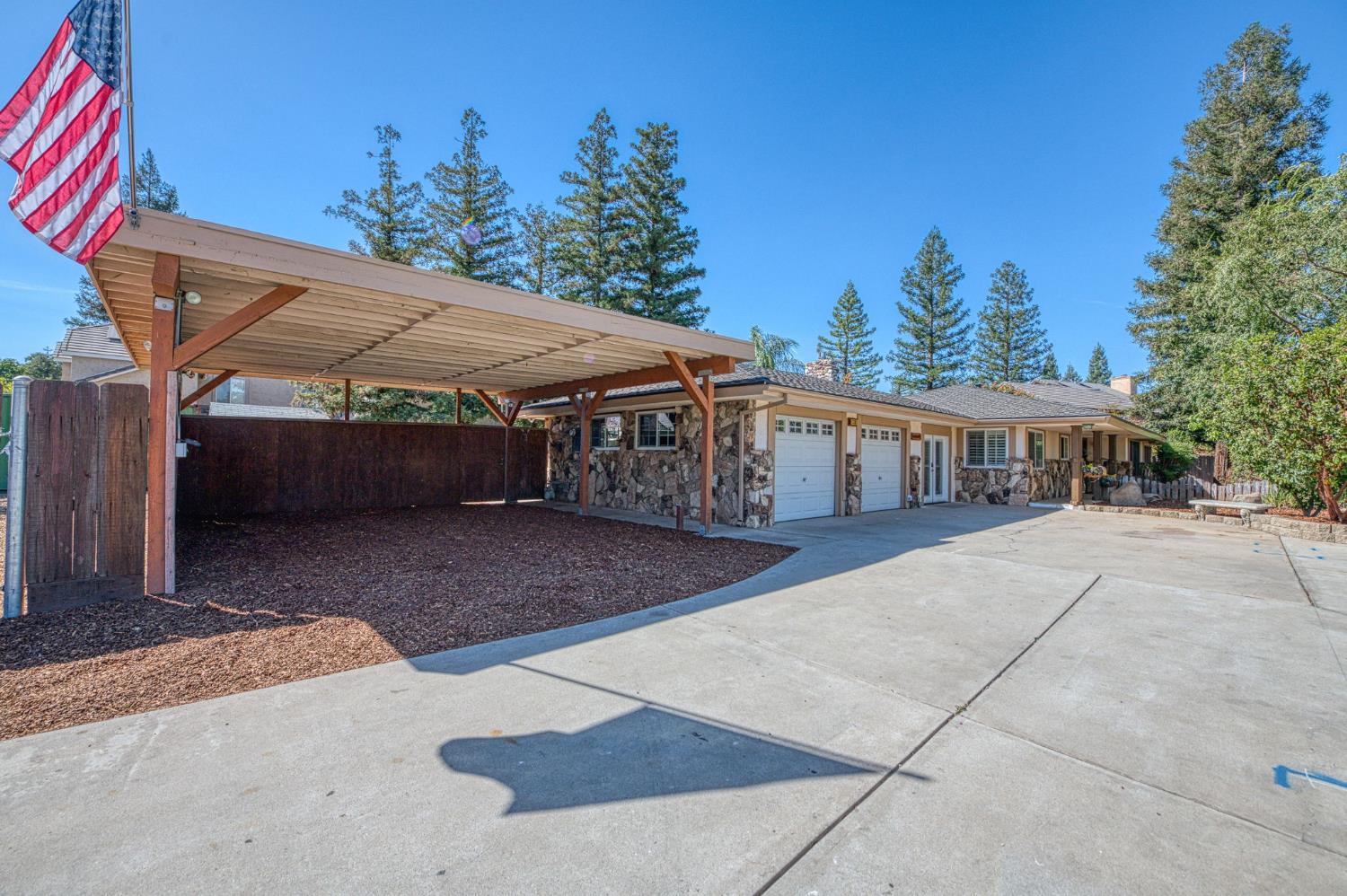 1391 Birch Ave, Clovis, CA 93611