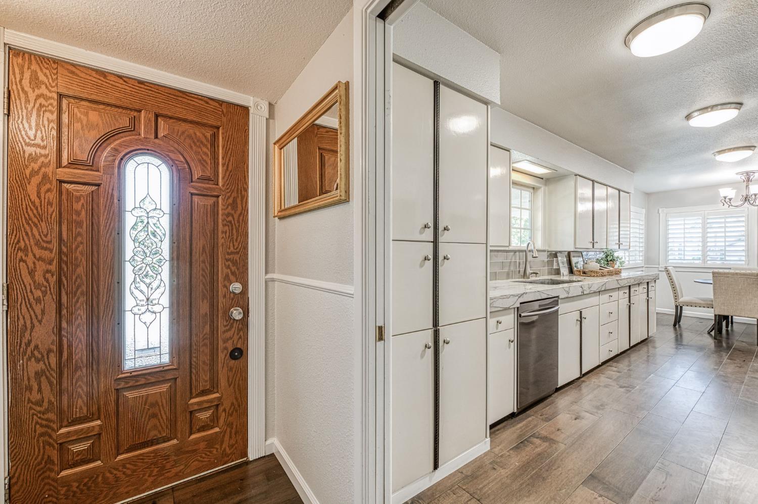 1391 Birch Ave, Clovis, CA 93611
