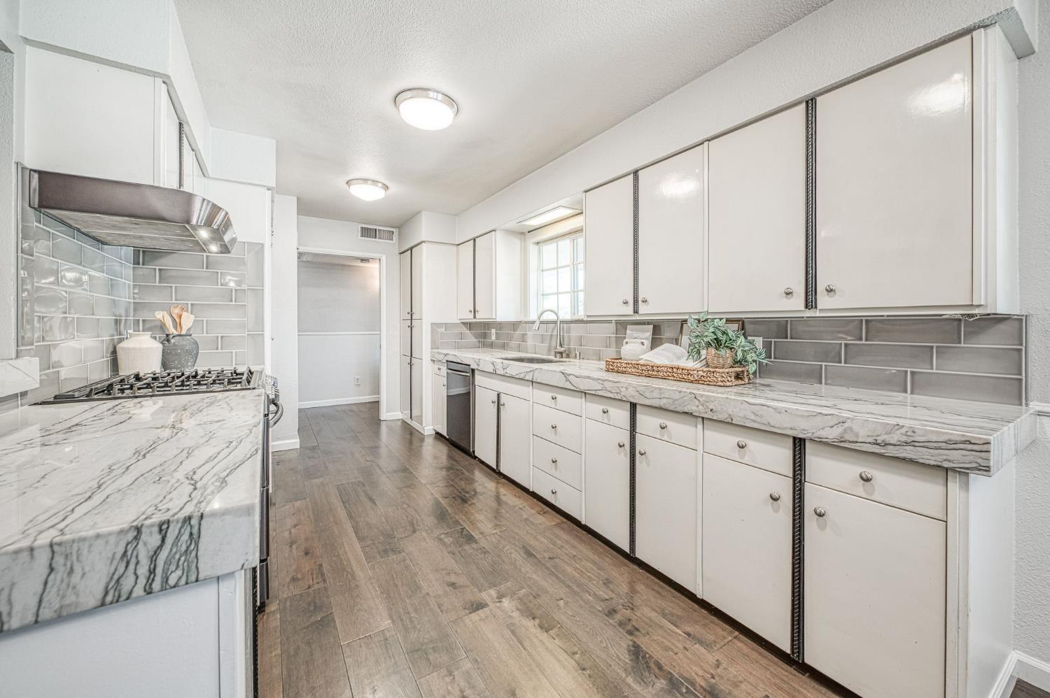 1391 Birch Ave, Clovis, CA 93611