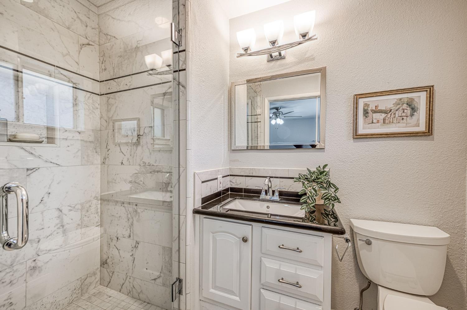 1391 Birch Ave, Clovis, CA 93611