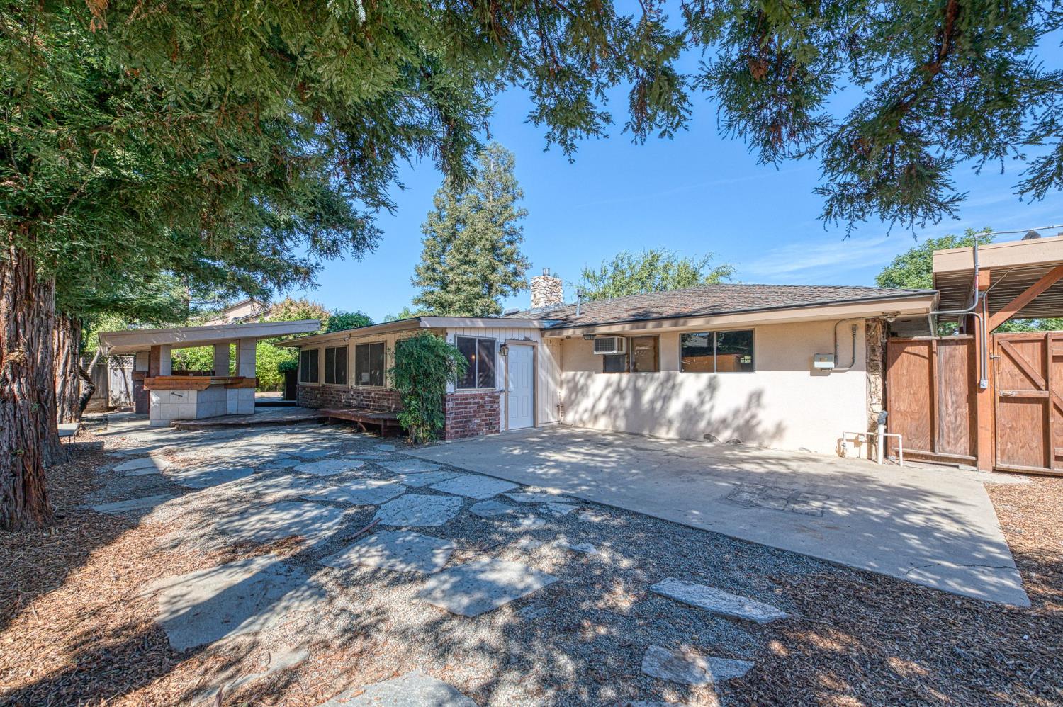 1391 Birch Ave, Clovis, CA 93611