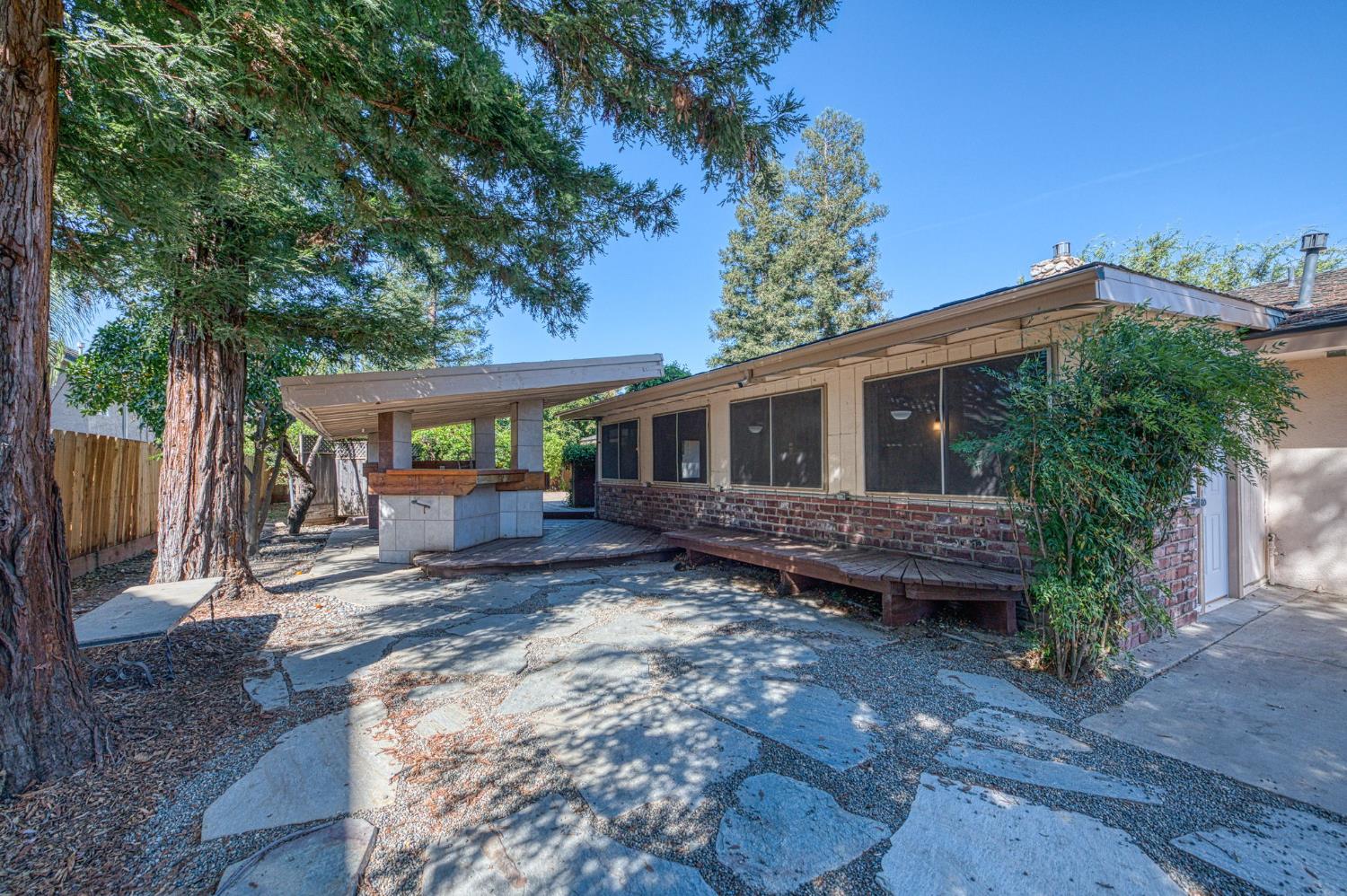 1391 Birch Ave, Clovis, CA 93611