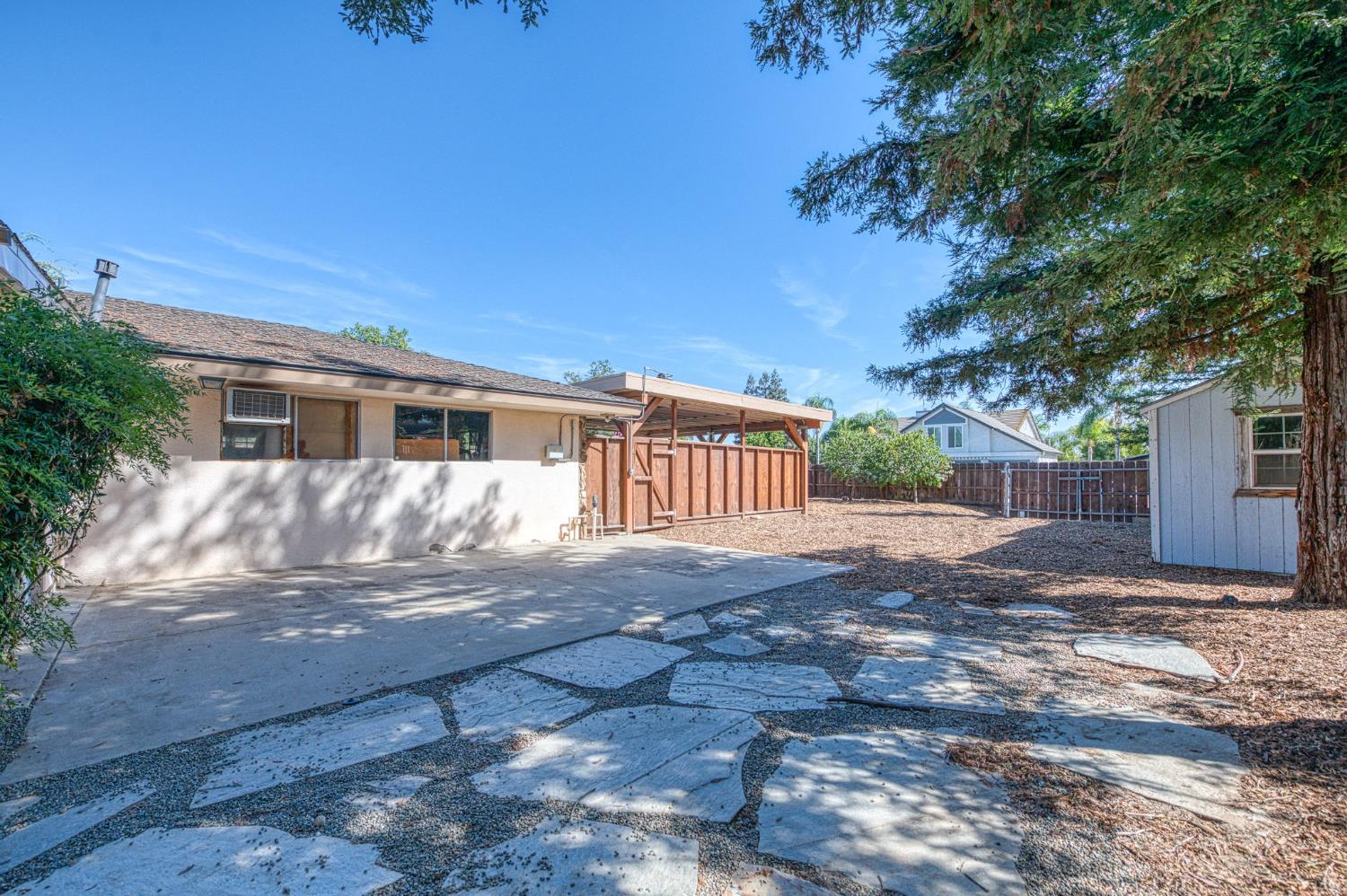 1391 Birch Ave, Clovis, CA 93611