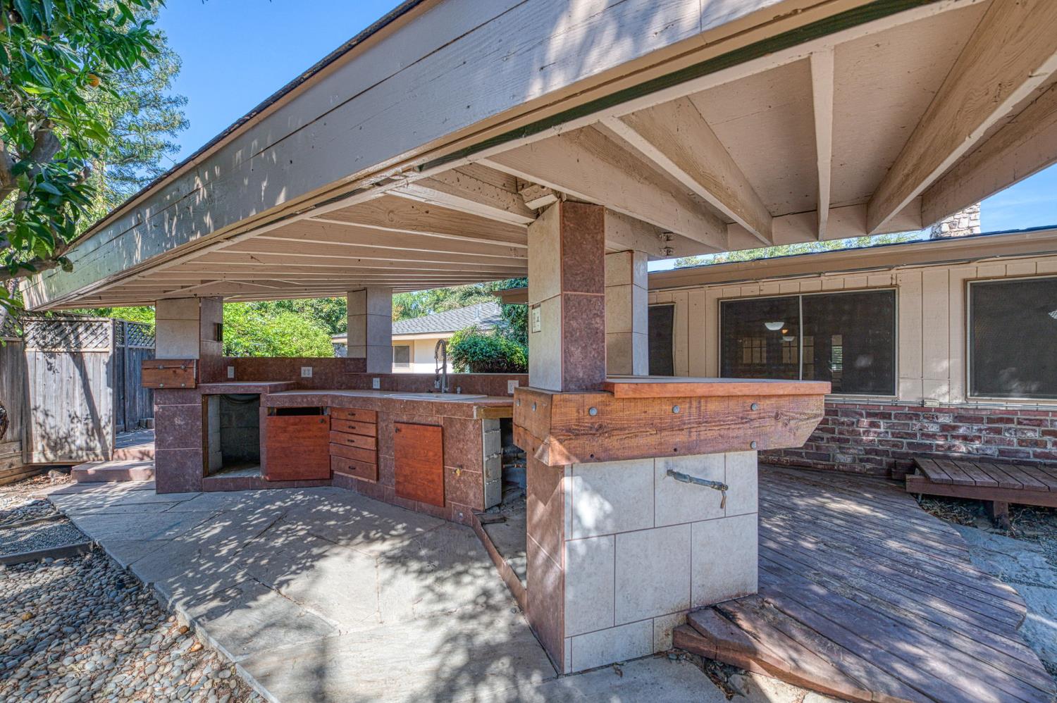 1391 Birch Ave, Clovis, CA 93611