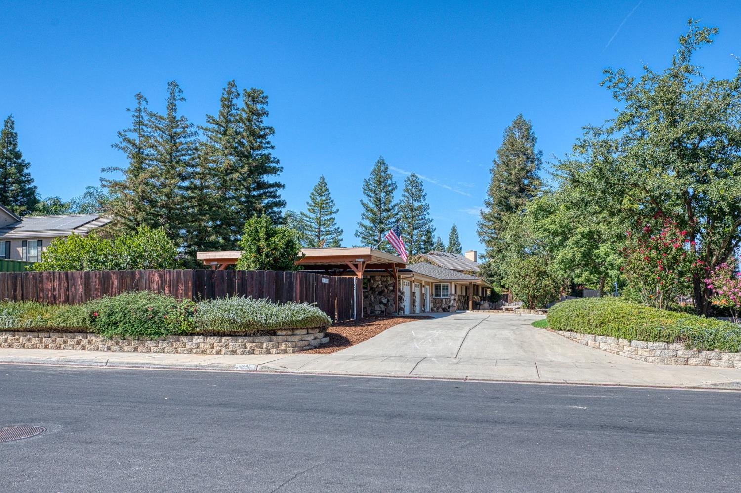 1391 Birch Ave, Clovis, CA 93611