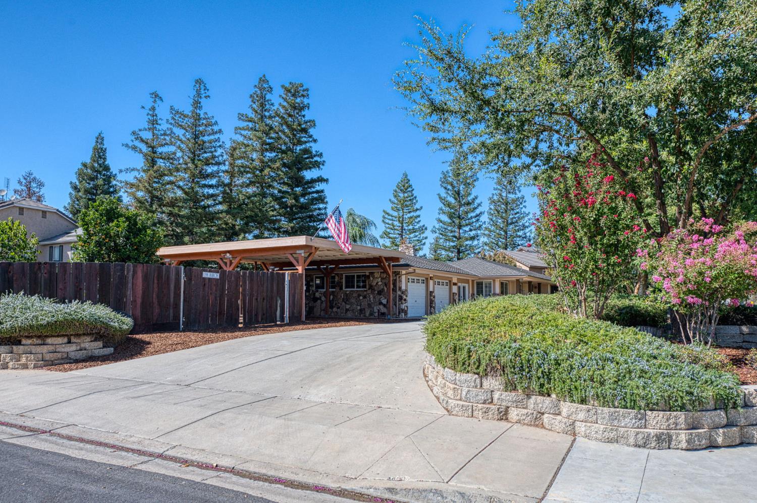 1391 Birch Ave, Clovis, CA 93611