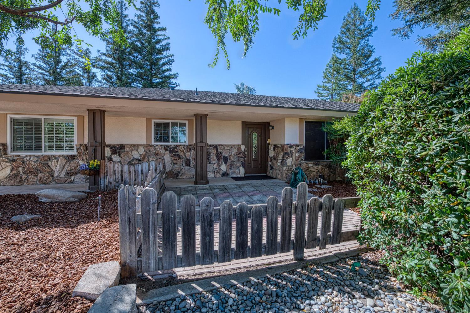 1391 Birch Ave, Clovis, CA 93611