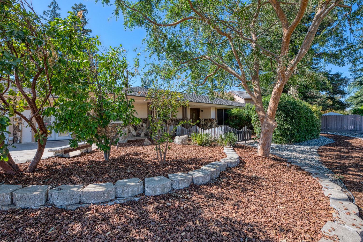 1391 Birch Ave, Clovis, CA 93611