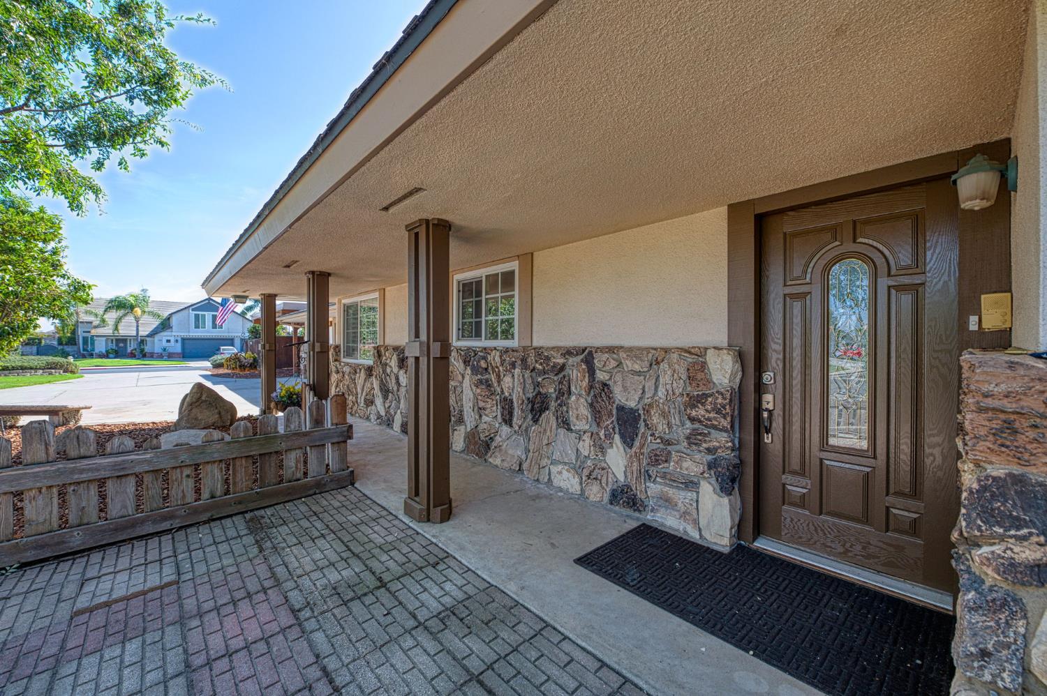 1391 Birch Ave, Clovis, CA 93611