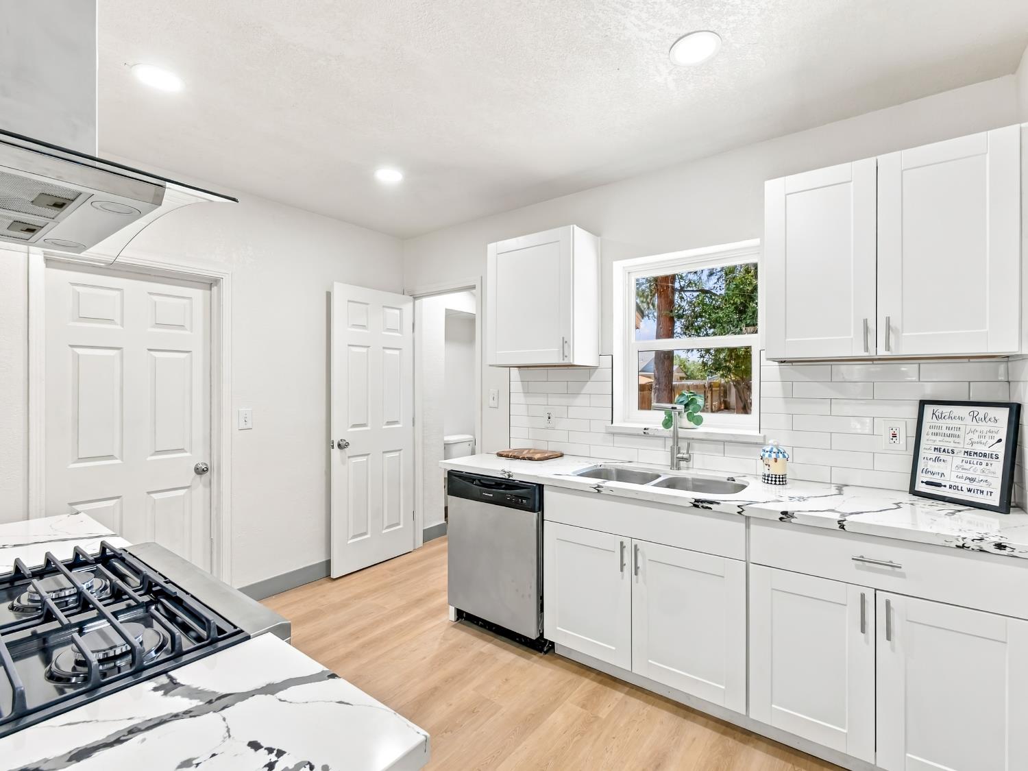 3525 N Del Mar, Fresno, CA 93704