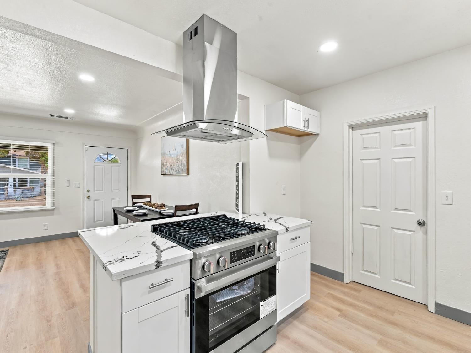 3525 N Del Mar, Fresno, CA 93704