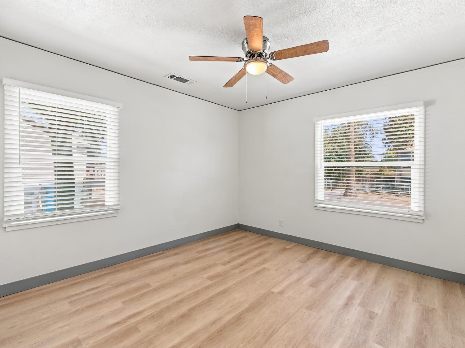 3525 N Del Mar, Fresno, CA 93704