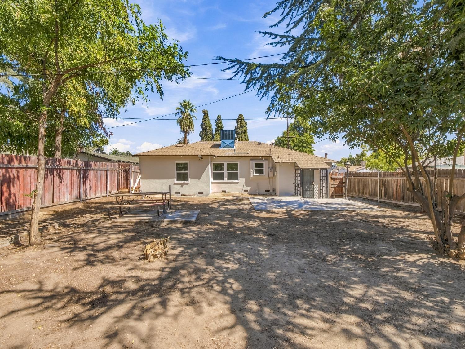 3525 N Del Mar, Fresno, CA 93704