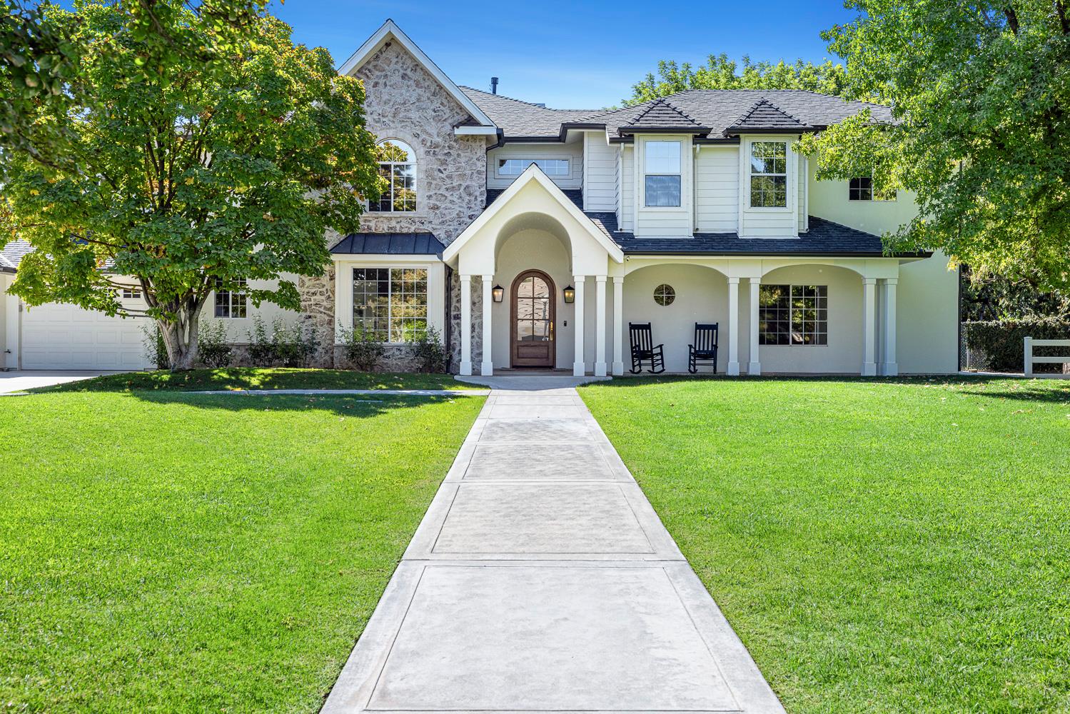 5687 E Province Ave, Clovis, CA 93619