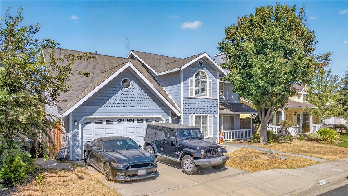 673 Bedford Ave, Clovis, CA 93611