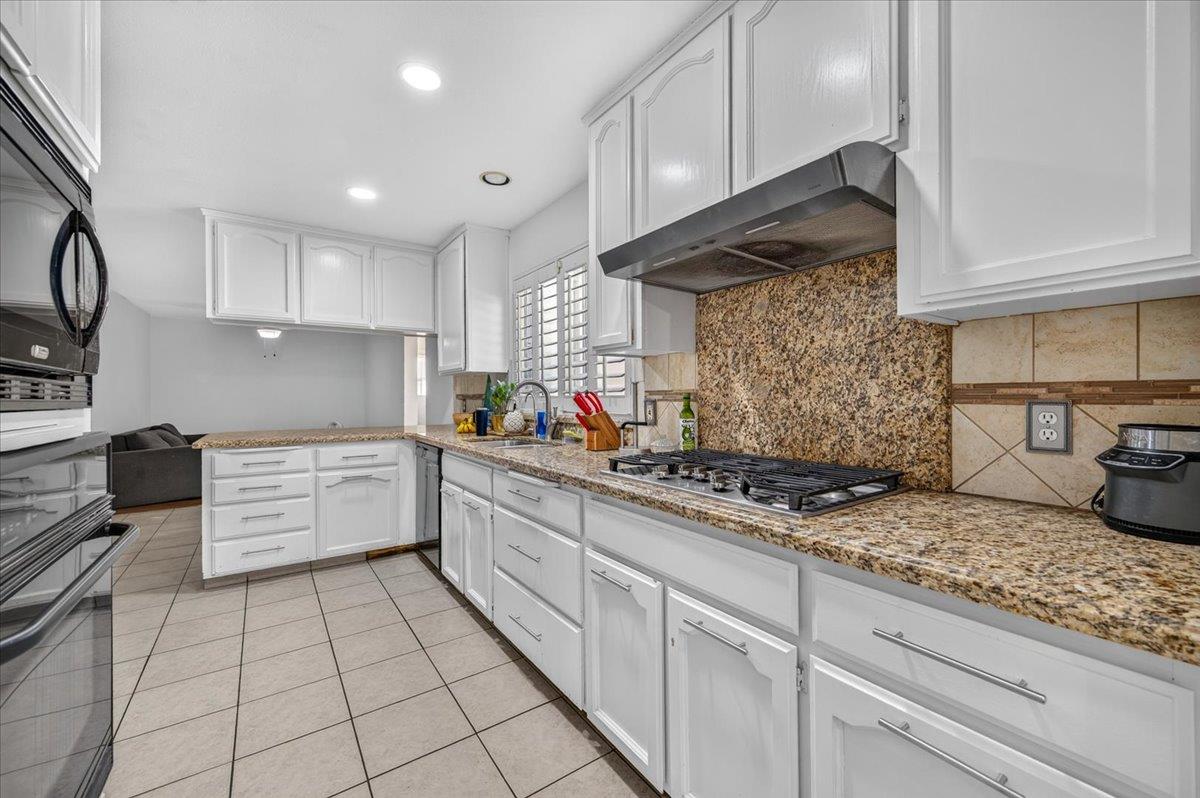 673 Bedford Ave, Clovis, CA 93611