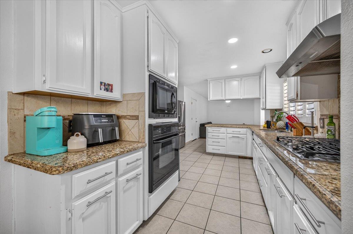 673 Bedford Ave, Clovis, CA 93611