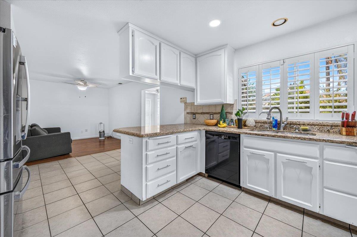 673 Bedford Ave, Clovis, CA 93611
