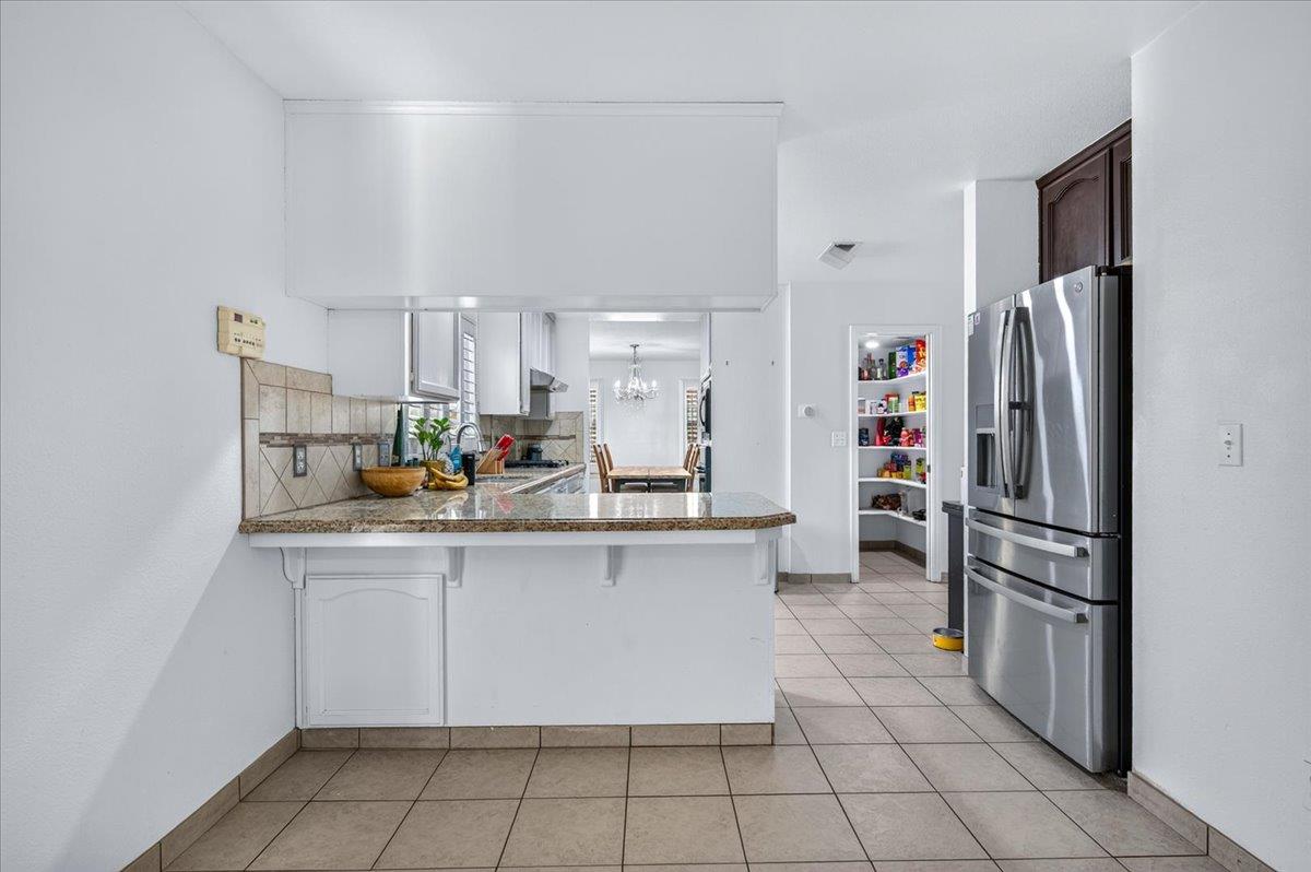 673 Bedford Ave, Clovis, CA 93611