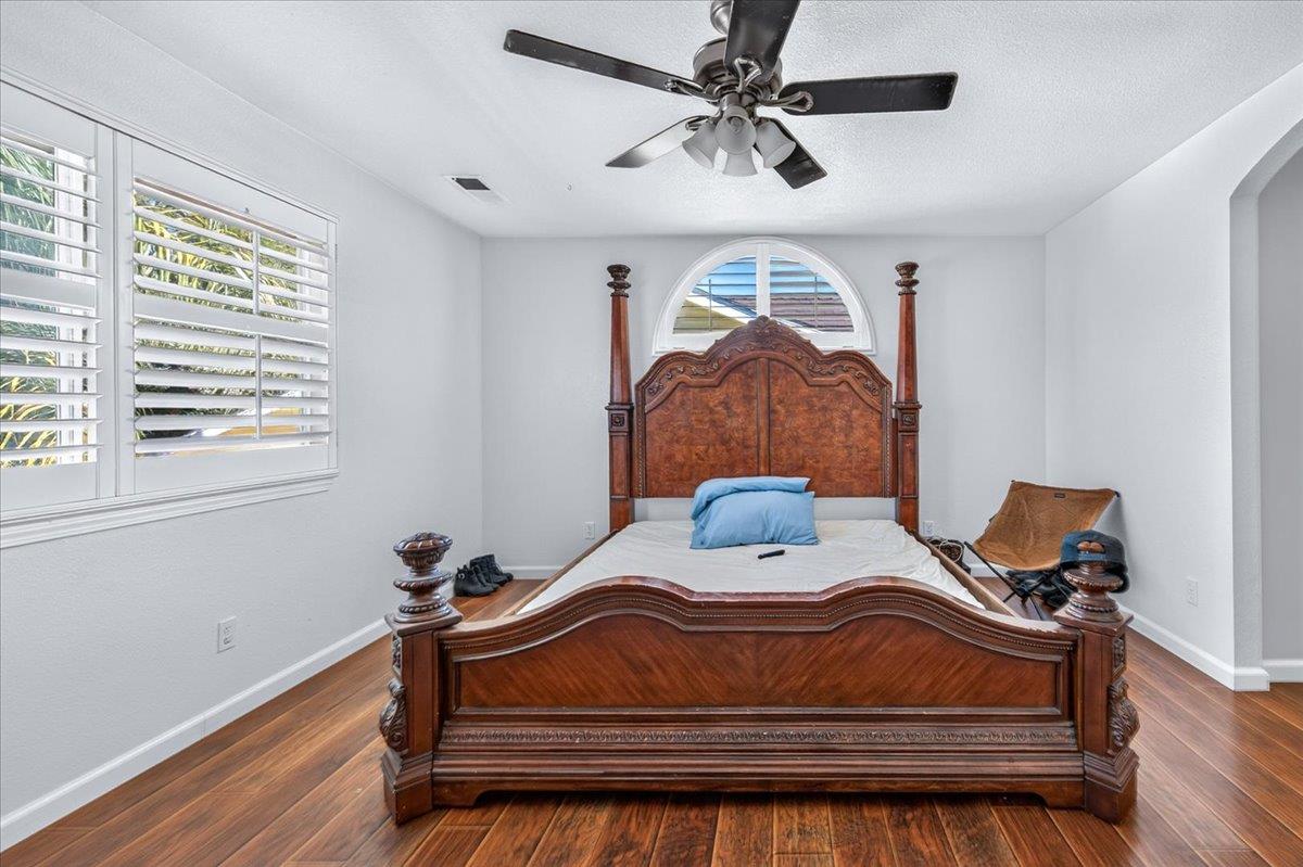 673 Bedford Ave, Clovis, CA 93611