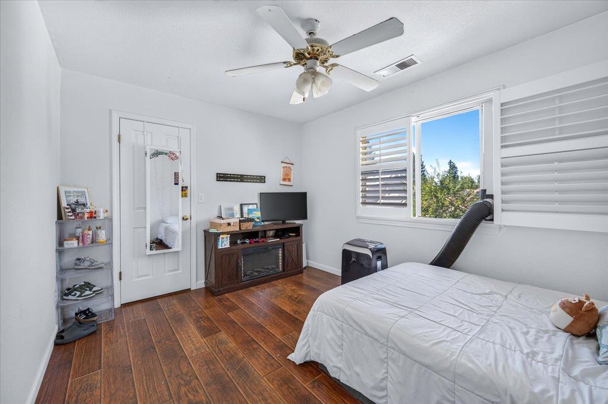 673 Bedford Ave, Clovis, CA 93611