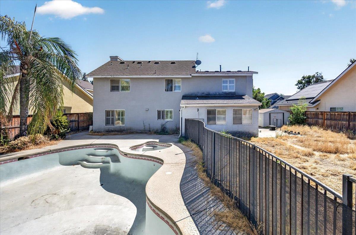 673 Bedford Ave, Clovis, CA 93611