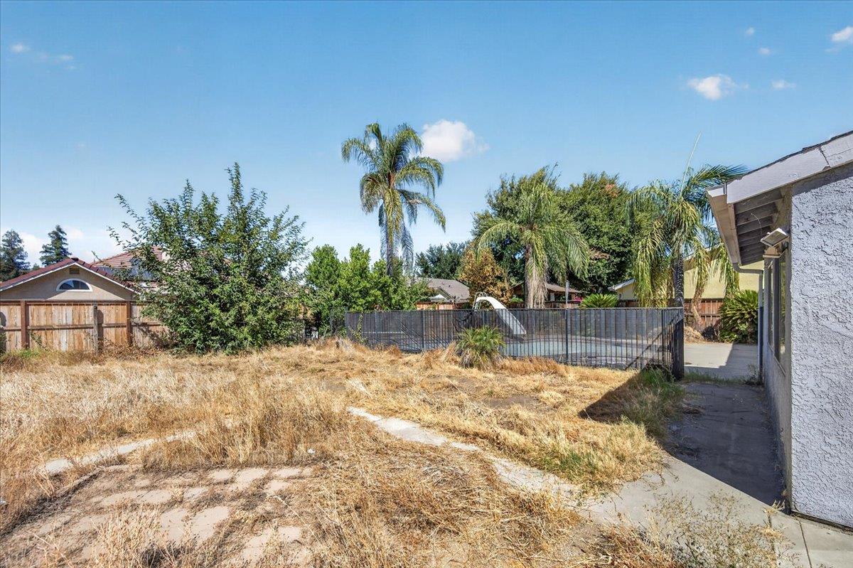 673 Bedford Ave, Clovis, CA 93611