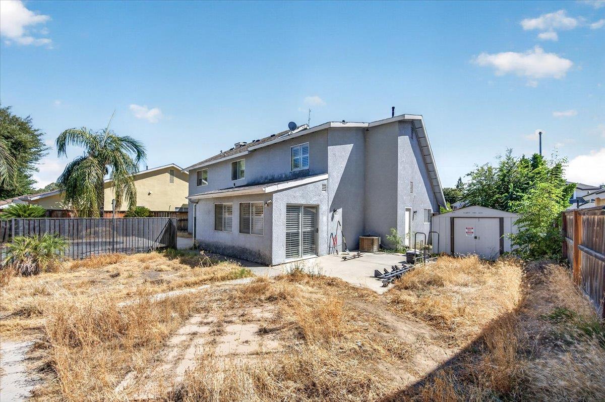 673 Bedford Ave, Clovis, CA 93611