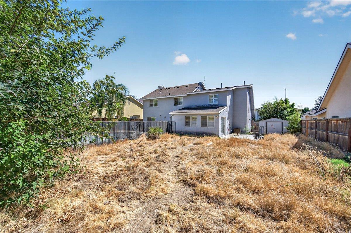 673 Bedford Ave, Clovis, CA 93611