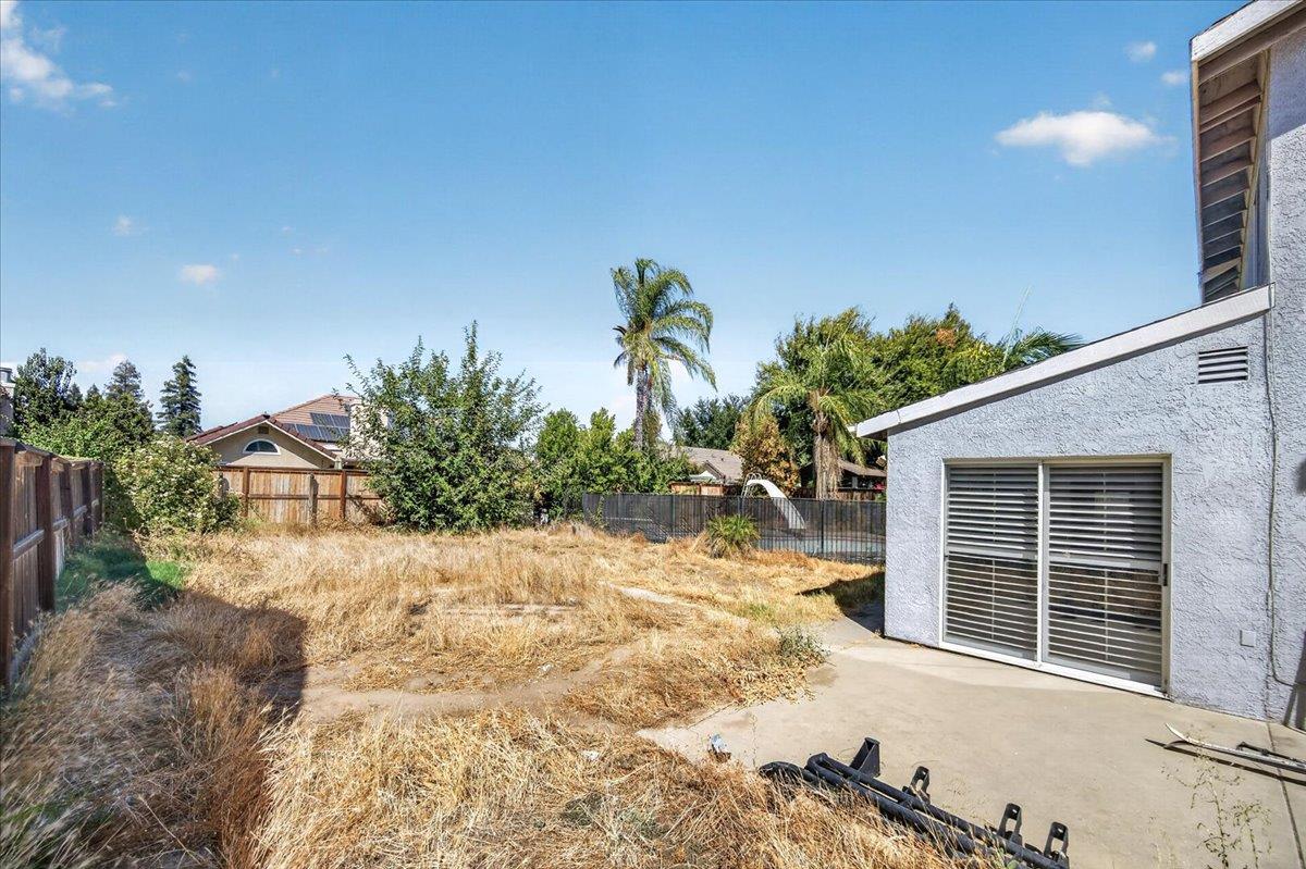 673 Bedford Ave, Clovis, CA 93611