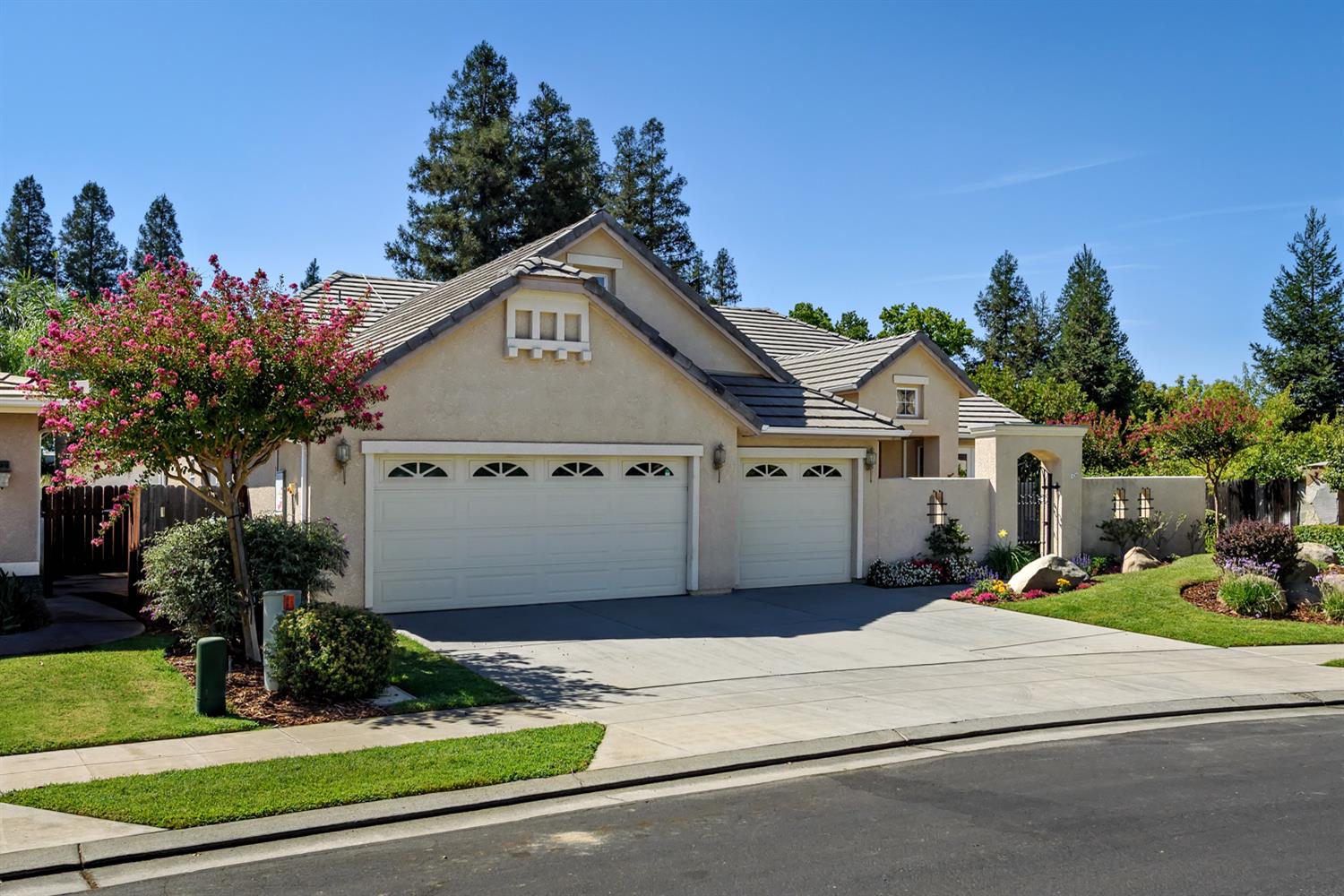 3012 Everglade Ave, Clovis, CA 93619